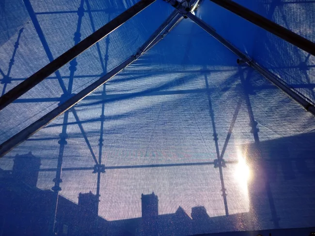 The structure is covered in nylon fabric treated with titanium nanoparticle spray, which apparently 'neutralizes' airborne pollutants.