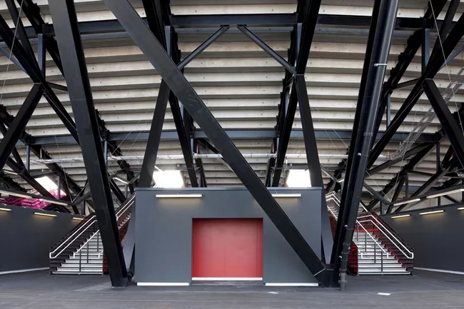 <strong>London Olympic Stadium </strong><br /> London<br />  <br /> Architect: Populous<br /> Client: Olympic Delivery Authority<br /> Structural engineer: Buro Happold<br /> Services engineer: B