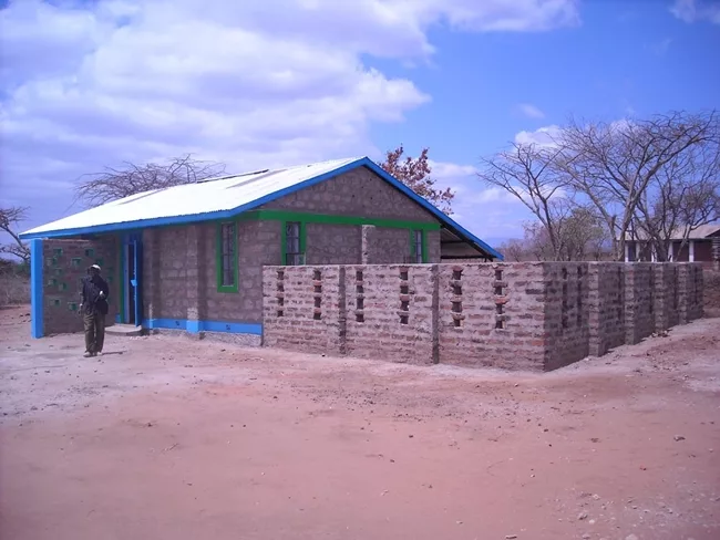 <p><strong>Usalama Community Library</strong></p><p class='MsoNormal'>Completed in six weeks, the library currently houses more than 4,000 books. Funding for the project was provided by Global Power o