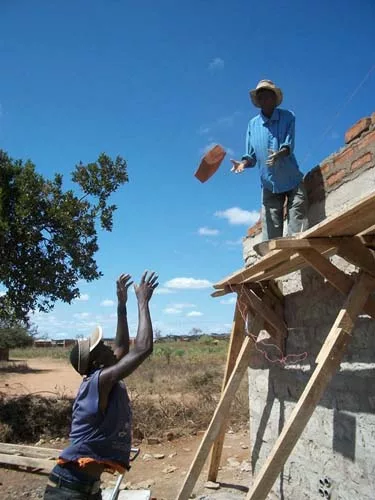 <p><strong>Usalama School</strong></p><p>In June 2010, Newman and his team at Engineers Without Borders NYC worked with the village of Usalama in Kenya to build four new classrooms and a kitchen.</p>