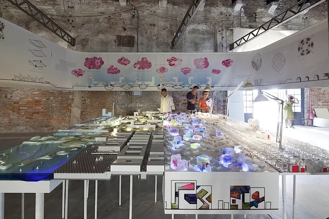 <strong>Team Chicago: City Works Installation (David Brown, Alexander Eisenschmidt, Jeanne Gang, Stanley Tigerman, URBNALAB)</strong><br /> <em>Common Ground</em> exhibition curated by David Chipperfi