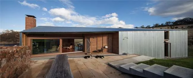 <strong>Best Villa</strong><br />John Wardle Architects<br />Shearer’s Quarter<br />North Bruny Island, Australia