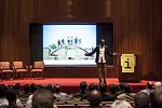 Diébédo Francis Kéré addresses the audience.<br />