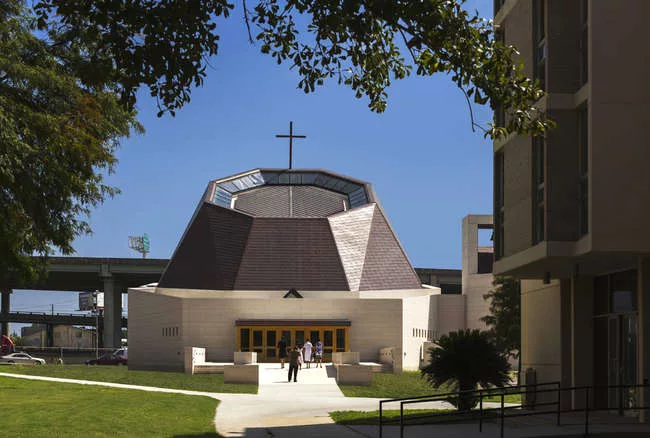 Pelli Clarke Pelli's St. Katharine Drexel Chapel at Xavier University in New Orleans, Louisiana.<br />