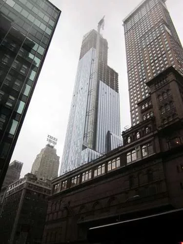 Early Hurricane Sandy Winds Partially Collapse Crane at NYC "Billionaire's Haven"