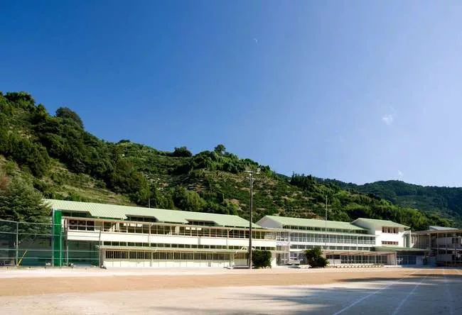 Hizuchi Elementary School, pre-restoration.