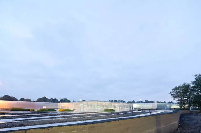 First Look at Louvre Lens