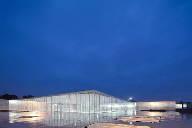 First Look at Louvre Lens