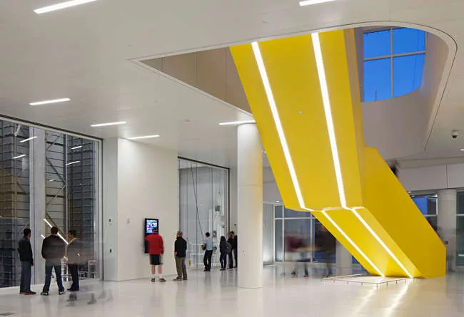 Oslo- and New York City-based firm Snøhetta recently completed the James B. Hunt Jr. Library on North Carolina State University's Raleigh campus. The long rectangular volume provides 221,000 squa