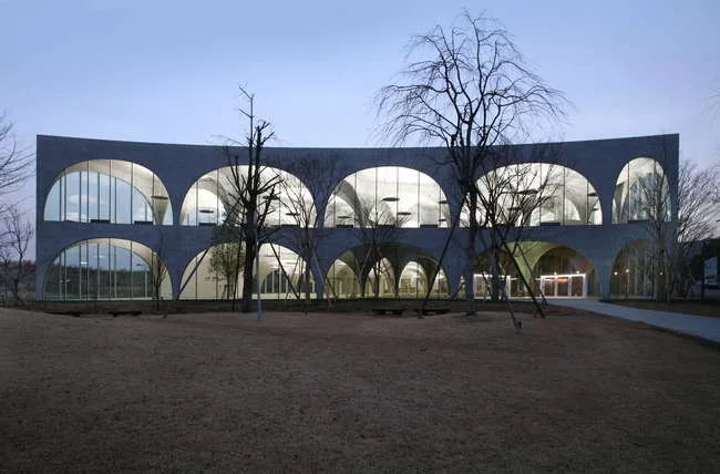 Tama Art University Library (Hachiōji campus) (2004-07), Hachioji-shi, Tokyo, Japan