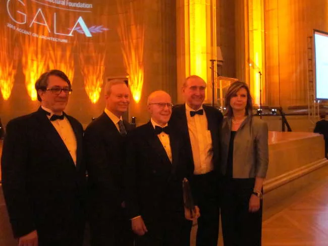 From left: American Architectural Foundation president and CEO Ronald Bogle, Oklahoma City mayor Mick Cornett, Hines founder and chairman Gerald Hines, Bohlin Cywinski Jackson founder Peter Bohlin, <e