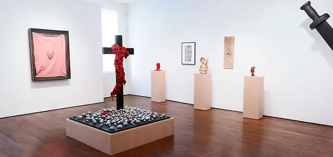 Installation view of <em>Gaetano Pesce: L'Abbraccio</em> at Fred Torres Collaborations.<br />