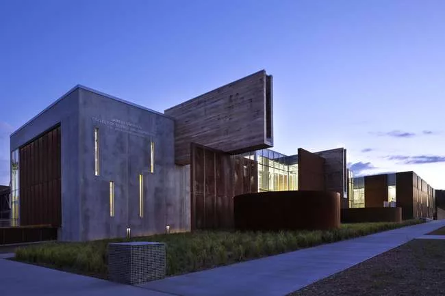 Swenson Civil Engineering Building<br />Ross Barney Architects<br />SJA Architects<br />Duluth, Minnesota