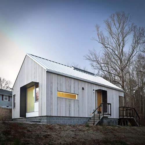 A New Norris House<br />Tricia Stuth, Robert C. French<br />College of Architecture &amp; Design, University of Tennessee Knoxville<br />Norris, Tennessee