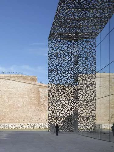 Museum of European and Mediterranean Civilizations (MuCEM)<br />Rudy Ricciotti<br />Marseilles, France