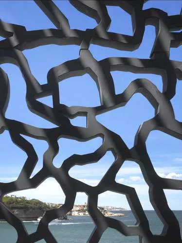 Museum of European and Mediterranean Civilizations (MuCEM)<br />Rudy Ricciotti<br />Marseilles, France