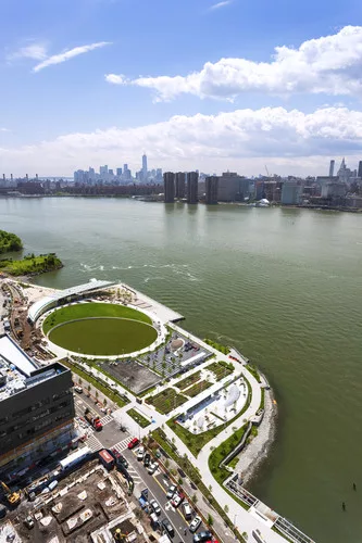 <p>Hunter's Point South Waterfront Park<br />Queens, New York<br />Thomas Balsley Associates<br />Weiss/Manfredi</p>