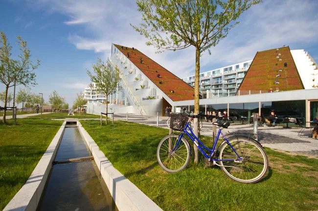 <strong>Copenhagen Climate Adaptation Plan</strong><br />After costly flooding in 2011 and an estimated 30 percent increase in future rainfall, the city of Copenhagen, Denmark created a proactive mast