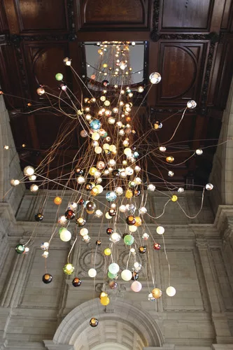 <strong>28.280</strong><br />On display until November 21, the 28.280 custom chandelier by Canadian designer Omer Arbel was one of the V&amp;A’s most ambitious installations for the festival. Lo