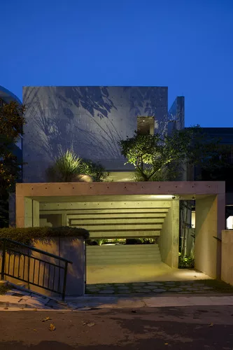 <strong>Completed Projects: Villa</strong><br />
Chang Architects<br />
Namly House
<br />Singapore
