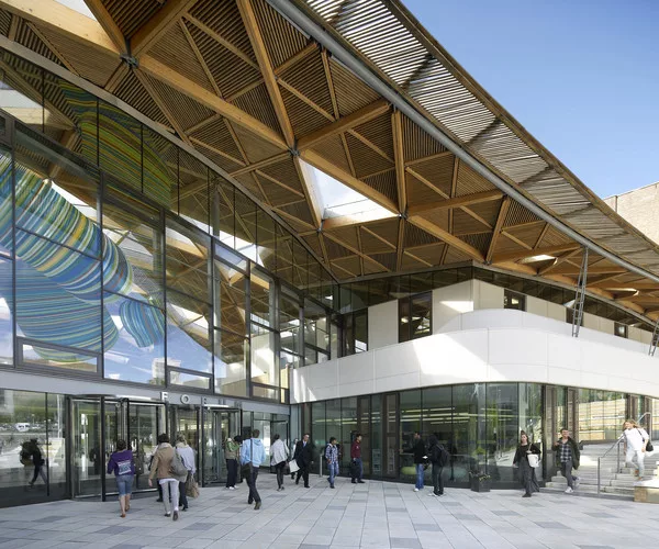<p><strong>Completed Projects: Higher Education and Research</strong><br />Wilkinson Eyre Architects
<br />University of Exeter: Forum Project <br />
Exeter, United Kingdom</p>