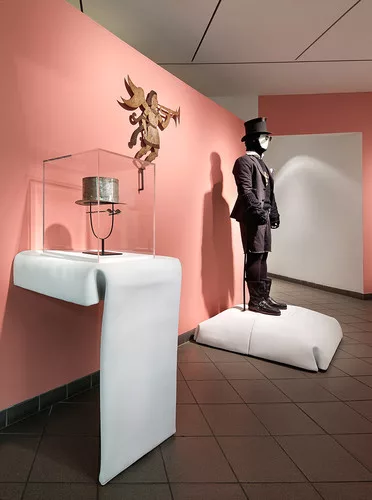 A New Mexican porcupine sculpture influenced Jean Yu's couture.