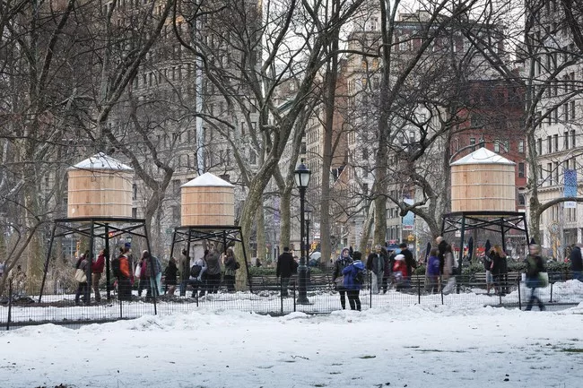 The artist Iván Navarro takes an anachronistic piece of New York’s skyline and turns it into one of his perception-confounding, selfie-ready installations.