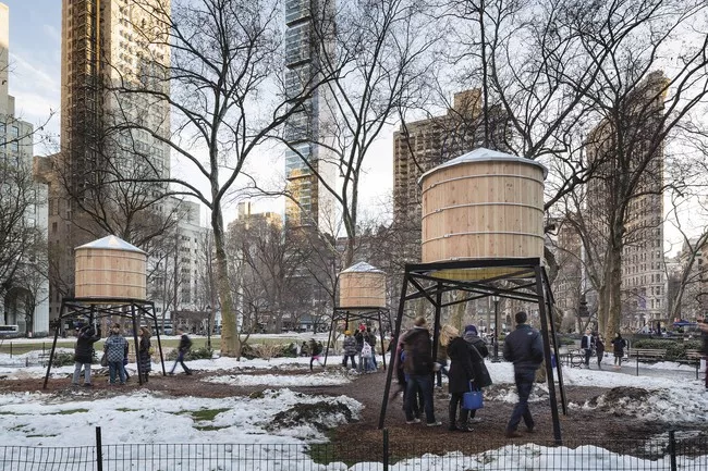 The artist Iván Navarro takes an anachronistic piece of New York’s skyline and turns it into one of his perception-confounding, selfie-ready installations.