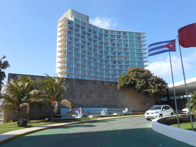 Hotel Havana Riviera (1957), by Polevitzky, Johnson and Associates with Manuel Carrerá.