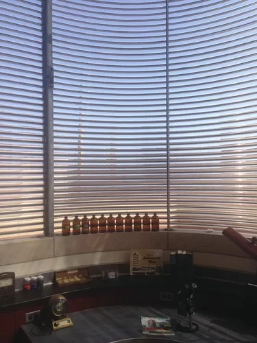 A detail of the Pyrex tube windows.