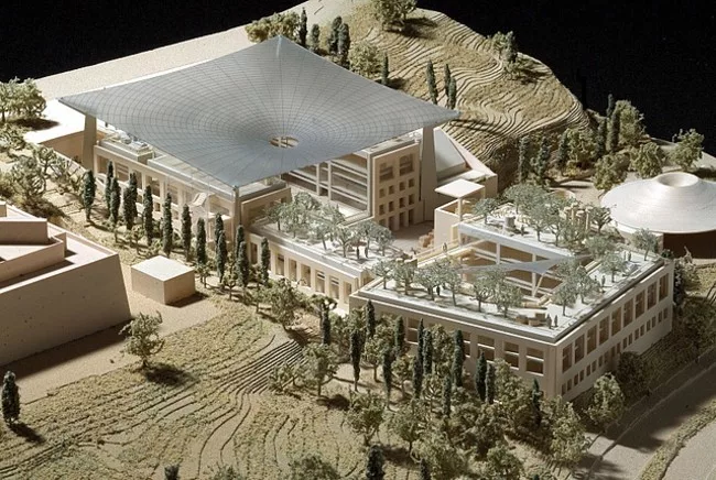 The most striking feature of the National Campus for Archaeology is a giant, concave canopy,  held in place by cables and made of woven  fiberglass-and-polymer fabric.<br /><div id='_mcePaste'>﻿