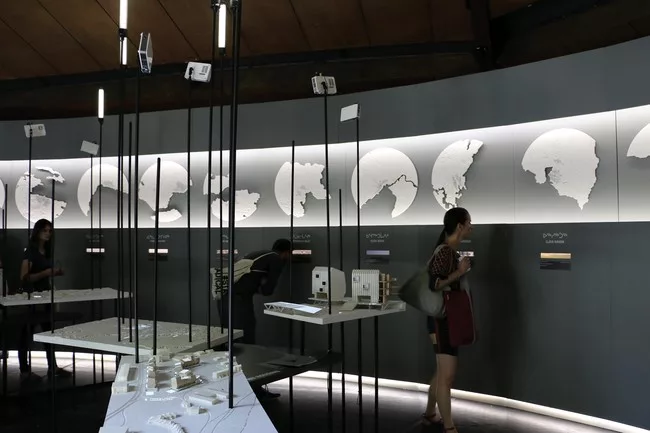 Special Mention from the Jury: The Canadian pavilion's <em>Arctic Adaptations: Nanavut at 15</em> explores modernism in extreme climates.<div id='_mcePaste'>