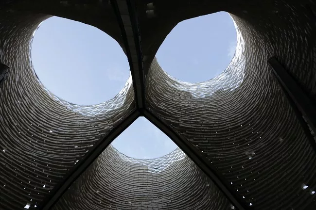 The Living's installation, <em>Hy-Fi</em>, in the courtyard at MoMA/P.S.1 in Queens, New York.<div id='_mcePaste'>﻿﻿