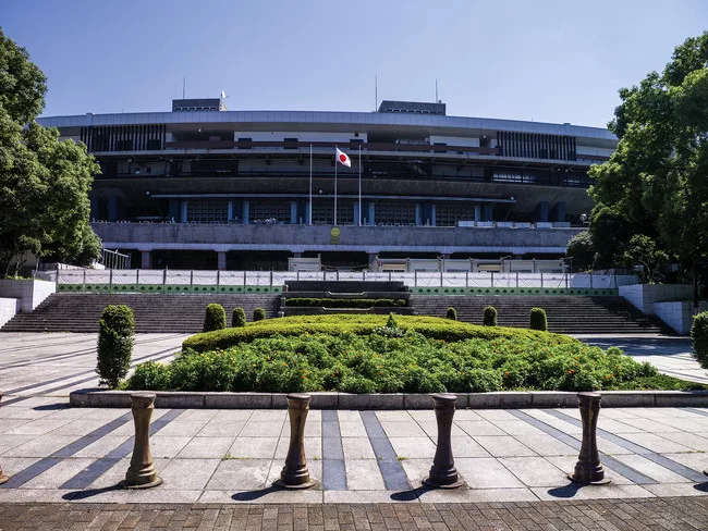 Kasumigaoka National Stadium was designed by Mitsuo Katayama and erected for the 1964 Olympics.<div id='_mcePaste'>﻿﻿