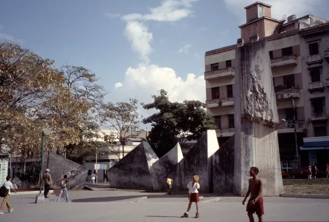 Designed by Coyula and other colleagues, El Parque de los Mártires Universitarios, completed in 1967, stands at a major intersection down the hill from the University of Havana's steps, where it