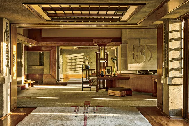 The restorers brought back the sheen of the interior with cosmetics-grade, crushed mica.