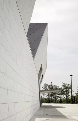 Maki's Aga Khan Museum Makes Its Debut