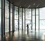 A dynamic installation by Simon Heijdens launched the NOW Gallery, a new south London venue. The pavilion’s 23-feet-high curving glass walls are wrapped in a skin of 1,920 triangular cells that 