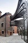 <p><strong>Heatherwick Studio</strong><br />Bombay Sapphire Distillery<br />Laverstoke, U.K.</p>