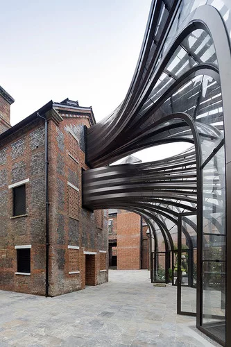 <p><strong>Heatherwick Studio</strong><br />Bombay Sapphire Distillery<br />Laverstoke, U.K.</p>