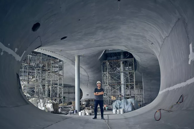Toyo Ito at the theater construction site.