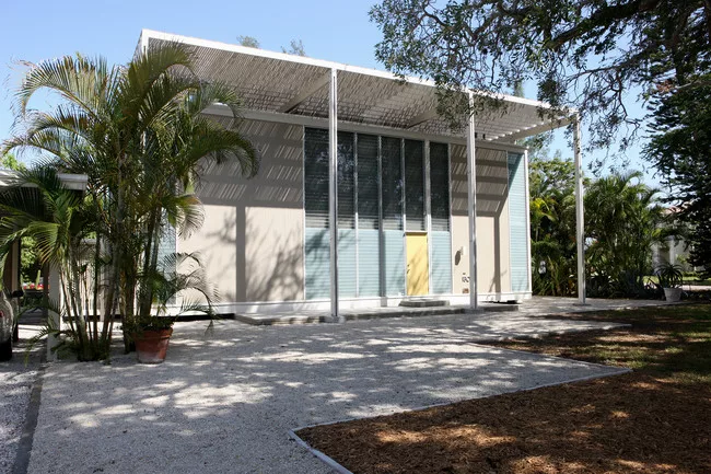 <p>Umbrella House, 1953<br />Paul Rudolph</p><div id='_mcePaste'>﻿﻿