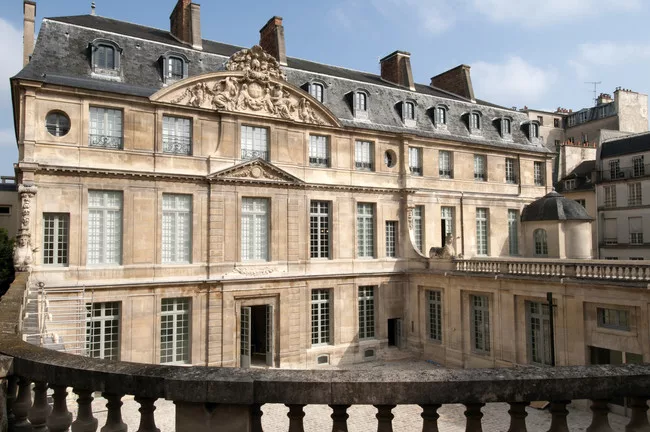 Architect Jean-Francois Bodin touring the museum just prior to its completion.<div id='_mcePaste'>