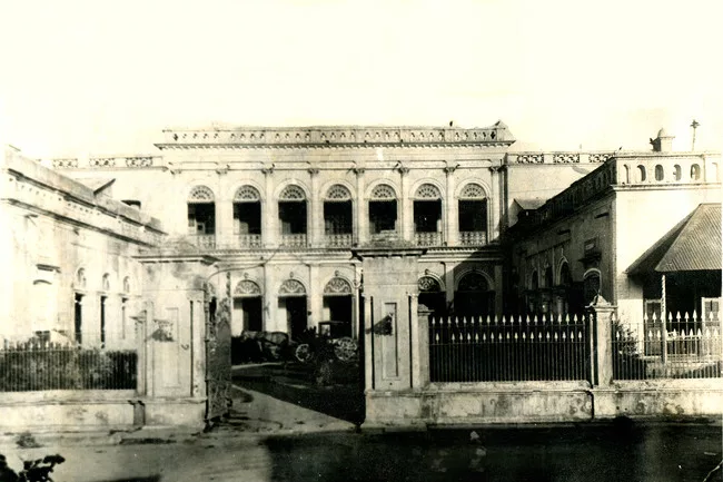 A 1930s photograph of the house in Dhaka that Anupama Kundoo’s family left before the partition of India and Pakistan.