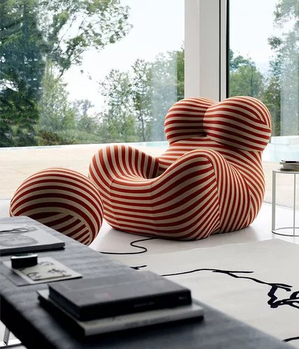 B&B's Up armchair was originally designed by Gaetano Pesce in 1969. An updated version was released in 2000.<div id='_mcePaste'>﻿﻿