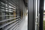 The mock-up was used to examine various aspects of the double skin, including the color and perforations of the operable blinds hung within the curtain-wall cavity.<div id='_mcePaste'>﻿﻿