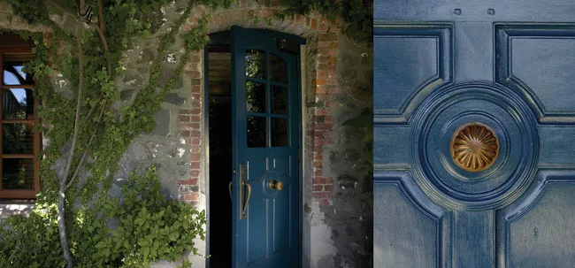 The French Laundry's signature blue door.<div id='_mcePaste'>
