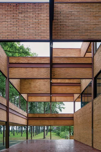 Edificio Sede CVG<br />Jesús Tenreiro<br />Ciudad Guayana, Venezuela<br />1968<div id='_mcePaste'>