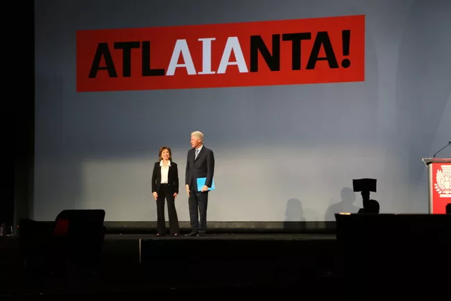 AIA President Elizabeth Chu Richter with Bill Clinton.<div id='_mcePaste'>﻿﻿