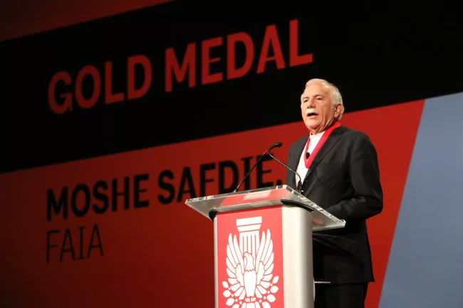 Moshe Safdie receives the 2015 AIA Gold Medal.<div id='_mcePaste'>﻿﻿